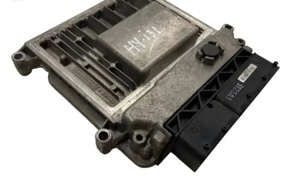Hyundai i30 Engine control unit/module 391122B080 9030933128A1