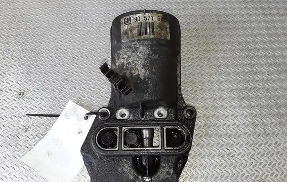 Opel Zafira A Oil filter mounting bracket 90571672