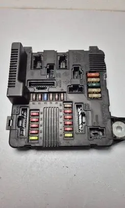 Renault Scenic II - Grand scenic II Fuse module S118399200D 8200306032A