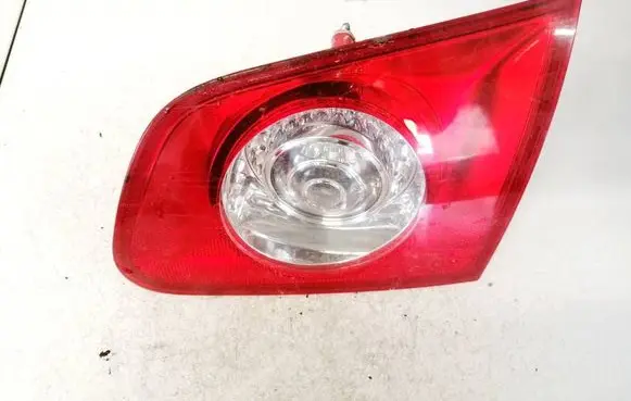 Tailgate rear/tail lights