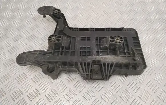 Seat Leon (1P) Battery bracket 1K0915333C