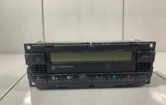 Volkswagen Golf IV Climate control unit 5HB00813900