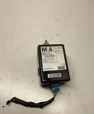 Toyota Auris E180 Door control unit/module 61B657000 8974002100