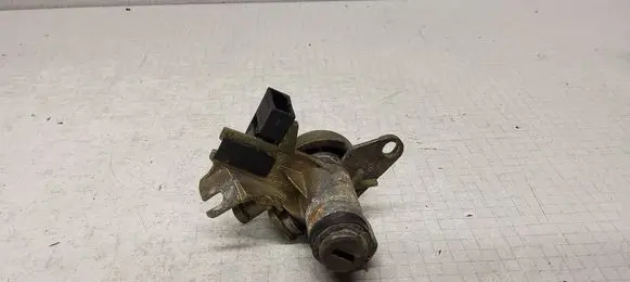 Audi A4 S4 B6 8E 8H Tailgate exterior lock 8E0827573