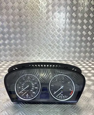 Speedometer (instrument cluster)