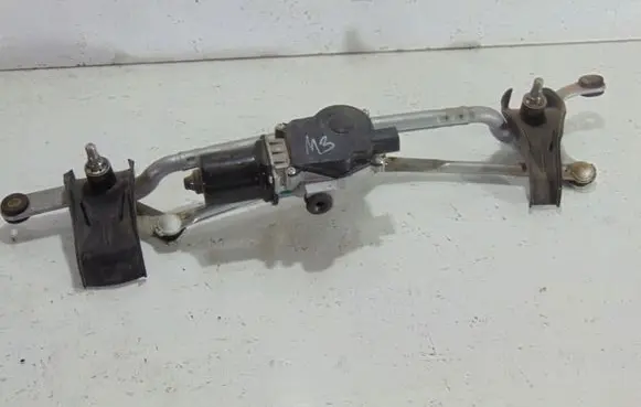 Mazda 3 II Front wiper linkage and motor