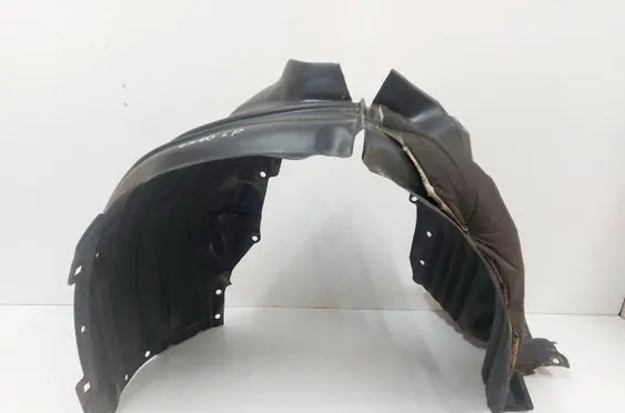 Front wheel arch liner splash guards