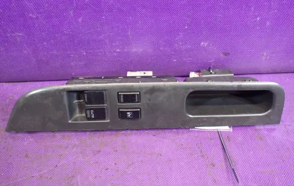 Suzuki Swift I Quarter vent window switch 62J10