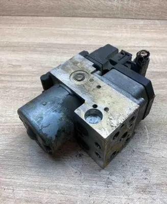 Audi A6 S6 C5 4B ABS Pump 0273004358 8E0614111AH