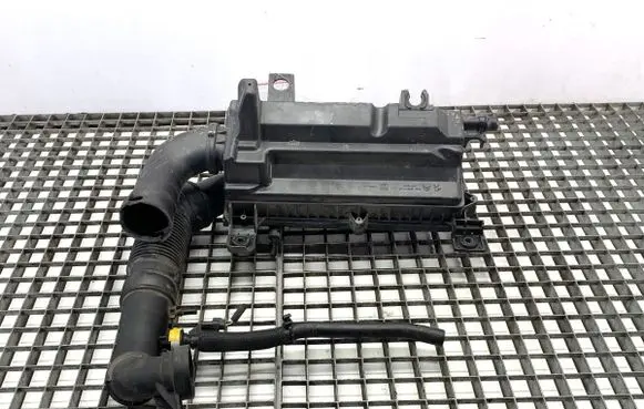 Peugeot 2008 I Air filter box 9805057080