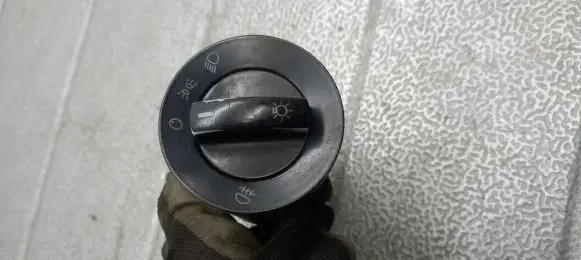 Volkswagen Polo Light switch