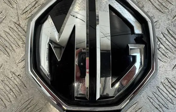 MG ZS Manufacturer badge logo/emblem 110375929