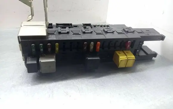 Mercedes-Benz CLK A209 C209 Fuse module 2095450601