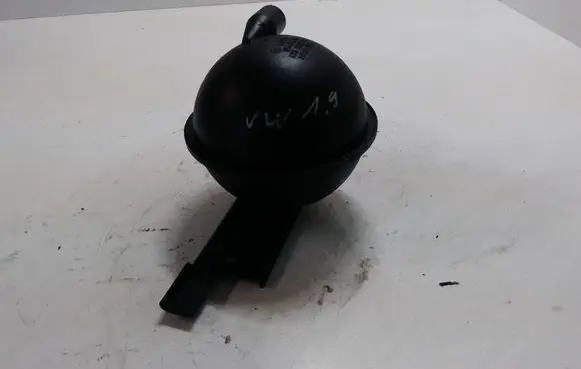 Vacuum air tank