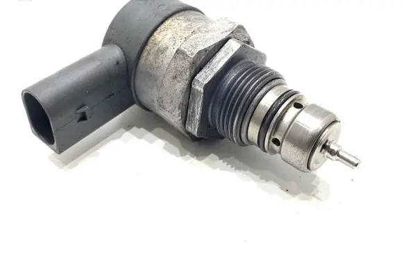 Mercedes-Benz E W212 Fuel pressure regulator 0281002794
