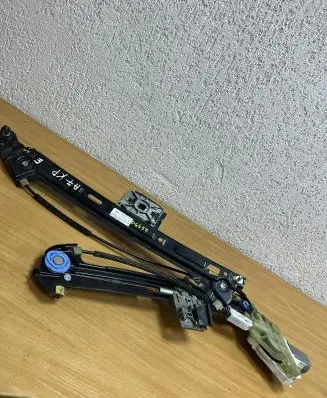 Audi A7 S7 4G Front door electric window regulator 4G8837461A D6657