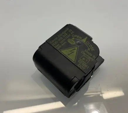 Mercedes-Benz E W211 Headlight ballast module Xenon 5DD00831910
