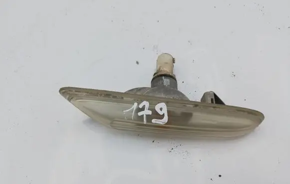 BMW 5 E60 E61 Front fender indicator light 69239193 E130644