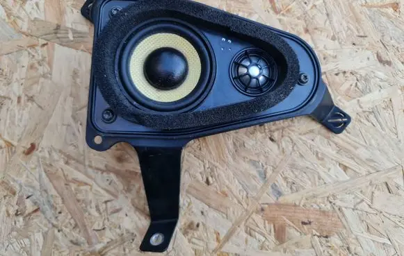 Volvo XC90 Parcel shelf speaker 31350634 15W35H0052 S79EB