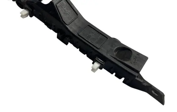 Fender mounting bracket