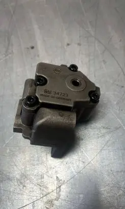 Volkswagen Amarok Oil pump 03L115105F 34723