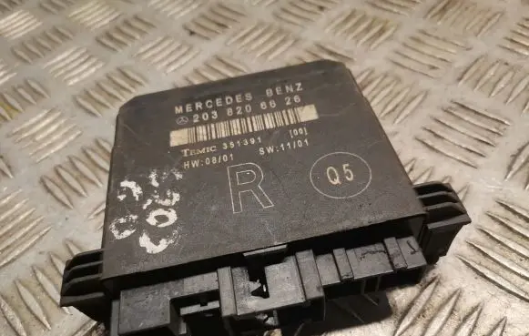 Mercedes-Benz C W203 Door control unit/module 2038206626