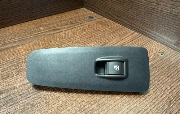 Electric window control switch