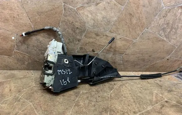 Mercedes-Benz A W169 Front door lock A1699992696
