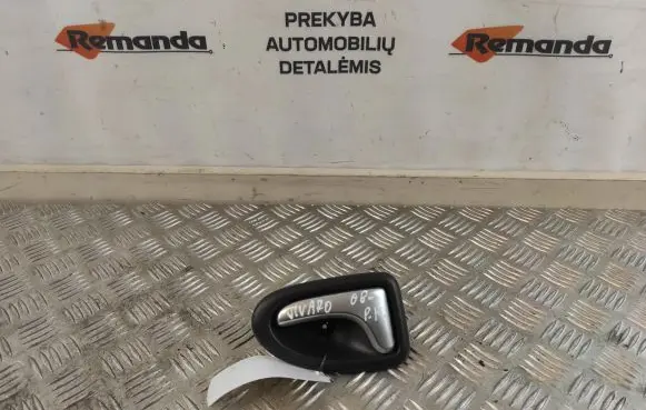 Opel Vivaro Front door interior handle 8200028994 99035201