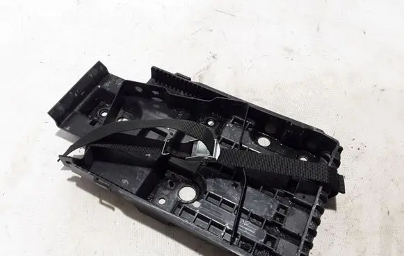 Volvo XC90 Battery bracket 31688220