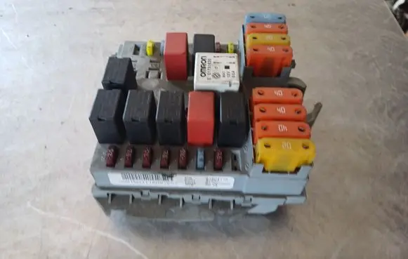Fiat Croma Fuse module 51804118