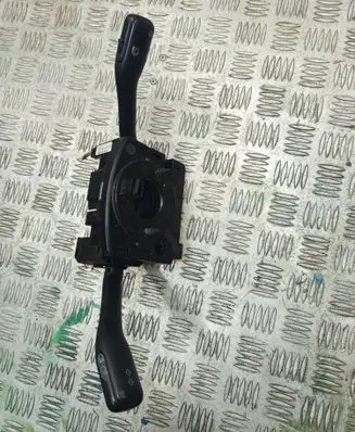 Volkswagen PASSAT B5.5 Wiper turn signal indicator stalk/switch CZK0301202002