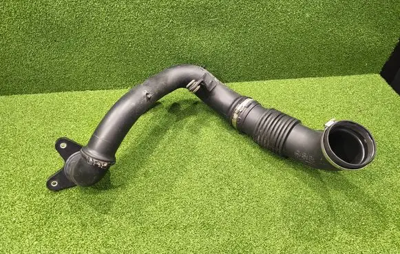Renault Master III Engine coolant pipe/hose 165763705R