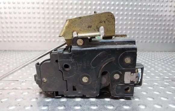 Audi A4 S4 B6 8E 8H Rear door lock S27705782 8E0839350