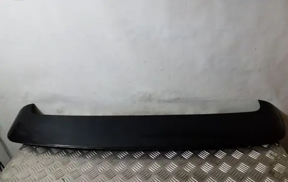 Tailgate/trunk spoiler