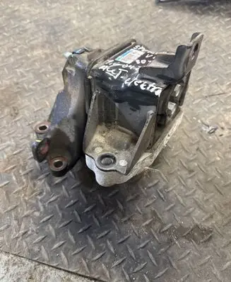 KIA Sportage Engine mount bracket 8300920J