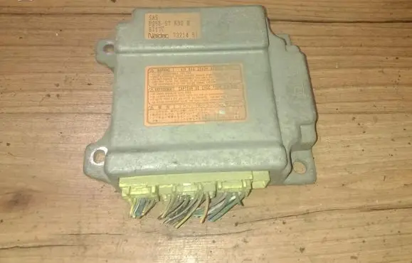 Mazda 323 F Airbag control unit/module b25e57k30b 8117c