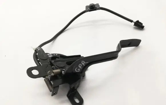 Toyota Yaris Cross Engine bonnet/hood lock/catch