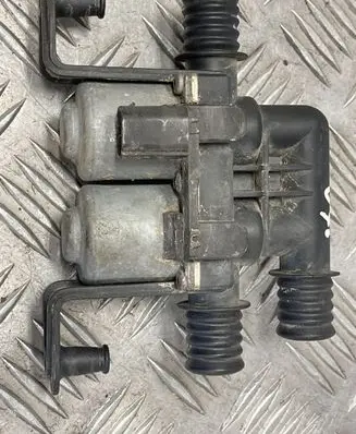 BMW 7 E65 E66 Coolant heater control valve 6411690665203
