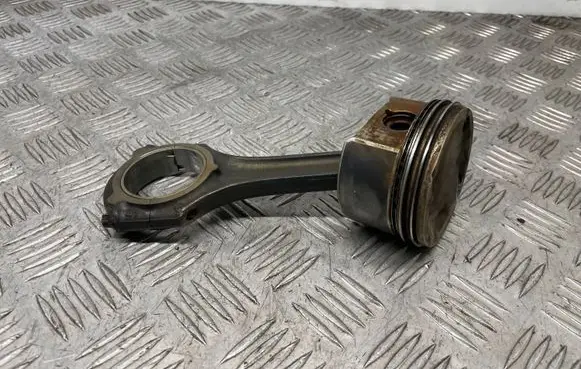 Mercedes-Benz C W204 Piston with connecting rod