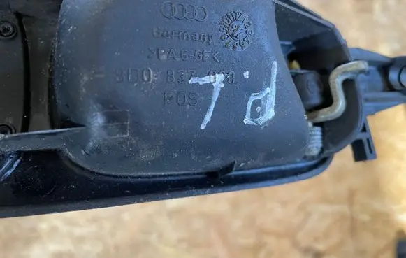 Audi A4 S4 B5 8D Front door interior handle 8D0837020