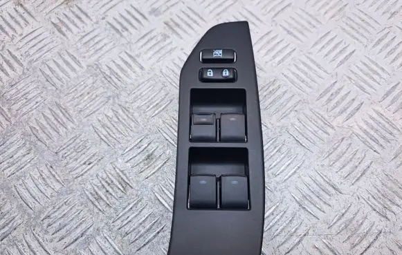 Toyota Verso Electric window control switch 8404005020 8404005060