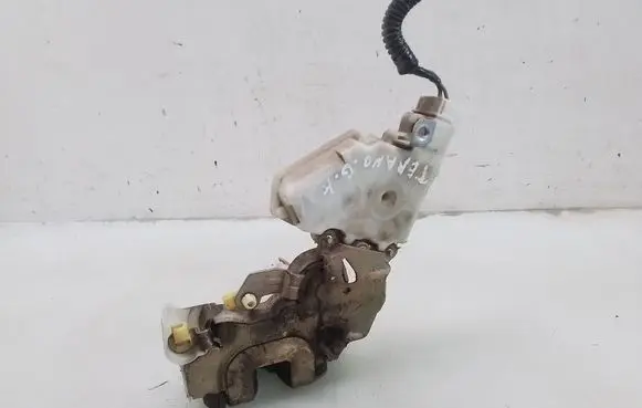 Nissan Terrano Rear door lock