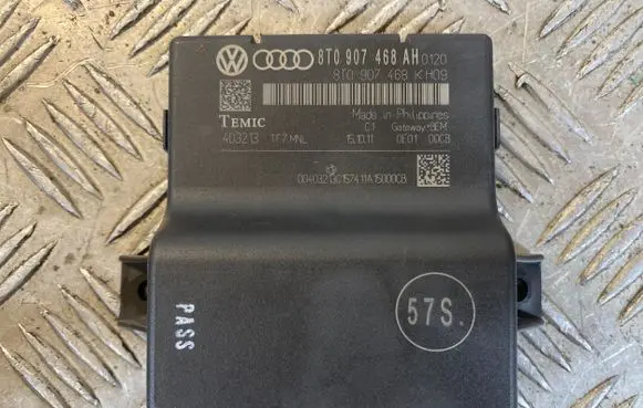 Audi A4 S4 B8 8K Gateway control module 8T0907468AH 403213 8T0907468K