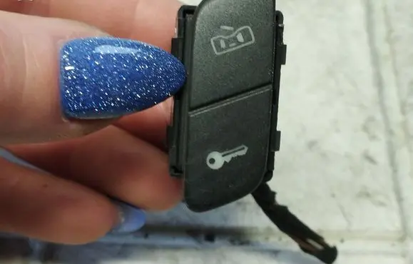 Volkswagen Polo IV 9N3 Central locking switch button 6Q1962125