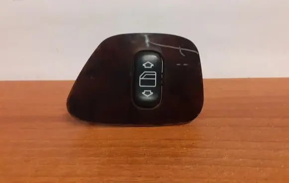 Mercedes-Benz E W210 Electric window control switch 2108208210 9952