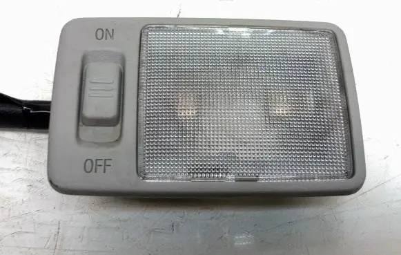 Toyota Auris E180 Front door interior light 
