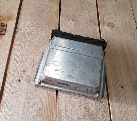 Volvo S60 Engine control unit/module 0227400210