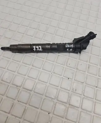 Toyota Yaris Fuel injectors set 236700W020