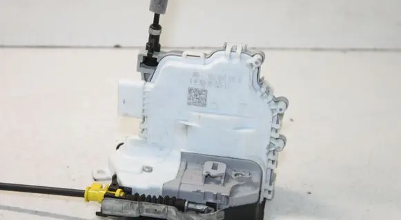 Audi A1 Front door lock 8X2837015B